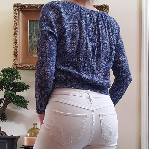 Slight Crop Long Sleeve Peasant Top - Picture 2 of 6